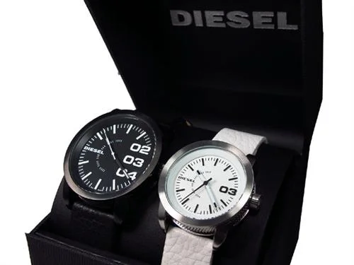 Diesel DZ1483 Erkek Kol Saati